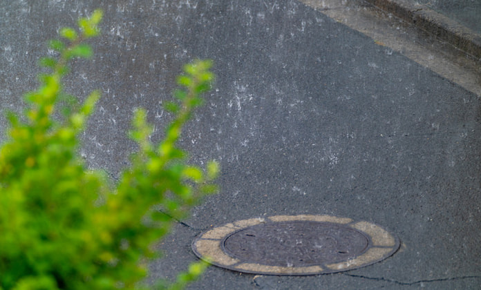 火災などによる建物や設備の損壊に備えた保険