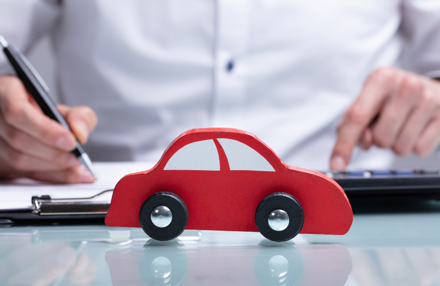 【マイカーローンの手数料とは?】保証料・事務手数料など金利以外の費用やローンを組む際のポイントを徹底解説